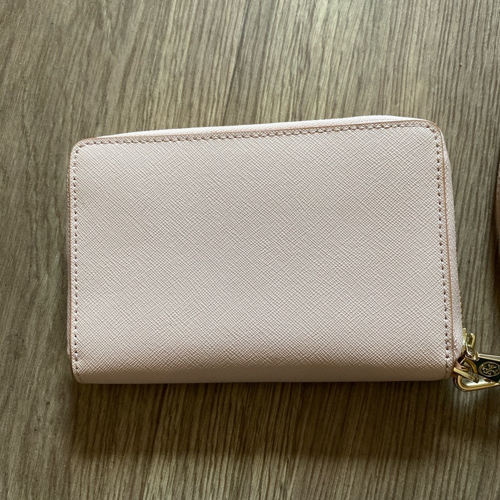 Tory Burch Zip Around Wallet Wristlet Blush Pink | Saffiano Leather | Like New - Picture 7 of 9